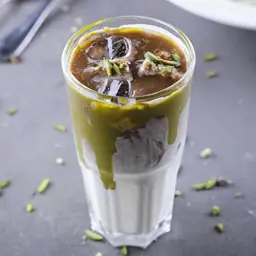 ايس فستق لاتيه